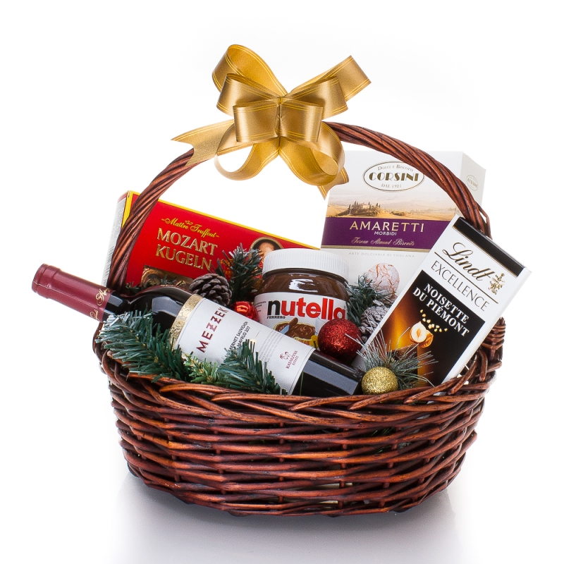 Коледна подаръчна кошница Wine and Sweets - 198